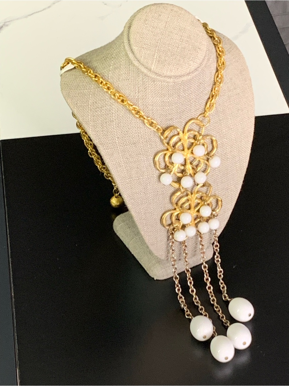 Vtg KENNETH JAY LANE Gold Tone Tassel Pendant Necklace White Tear Drop Dangle Be